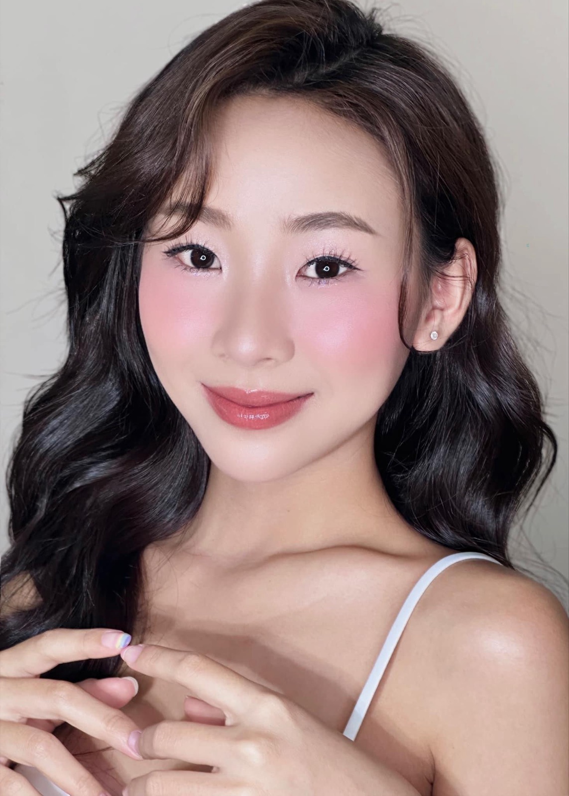 Blush là gì? Cách đánh má hồng hợp mặt và hợp mùa màu