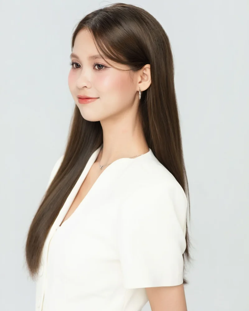 Hương Nguyễn — Makeup Artistry Instructor