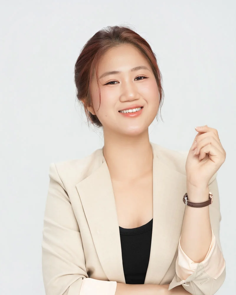 Ngọc Trâm — Makeup Artist & Personal Makeup Instructor