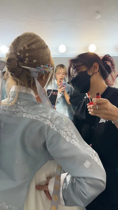 Hair & makeup hậu trường trong hồ sơ năng lực của Trúc Trăm